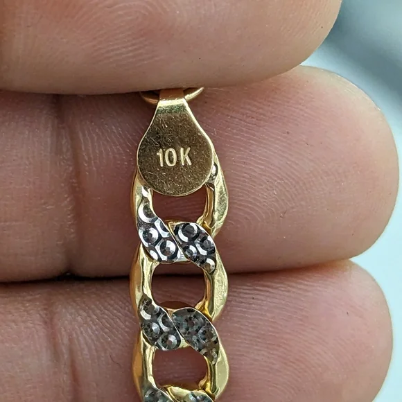 10kt Real Gold Figaro Diamond Cut Bracelet 8.1mm 8 Inch - Picture 11 of 11